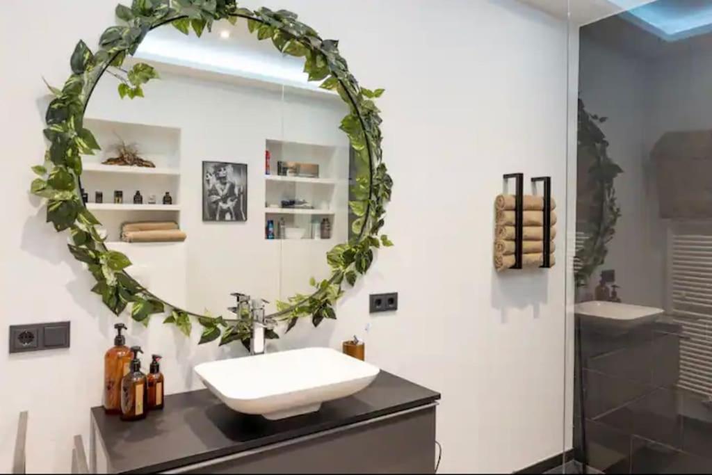Design Apartment Im Zentrum Von Nienburg! ニーンブルク エクステリア 写真